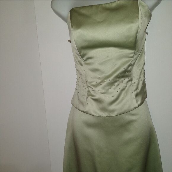 Impressions Satin Lime Green Skirt Set - Picture 5 of 12